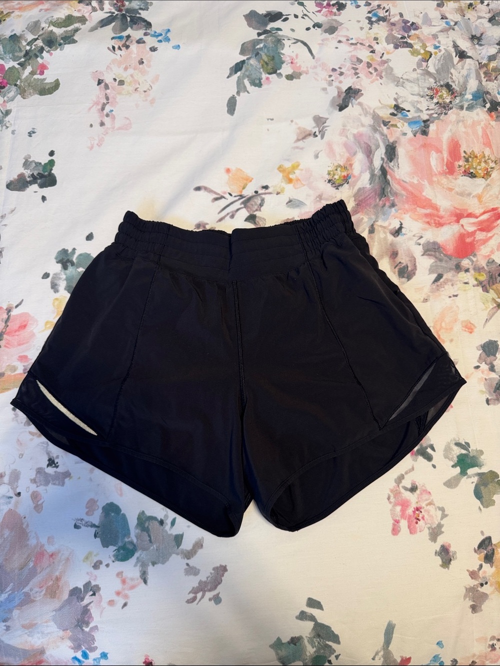 Lululemon Hotty Hot High Rise 4” Blk Shorts